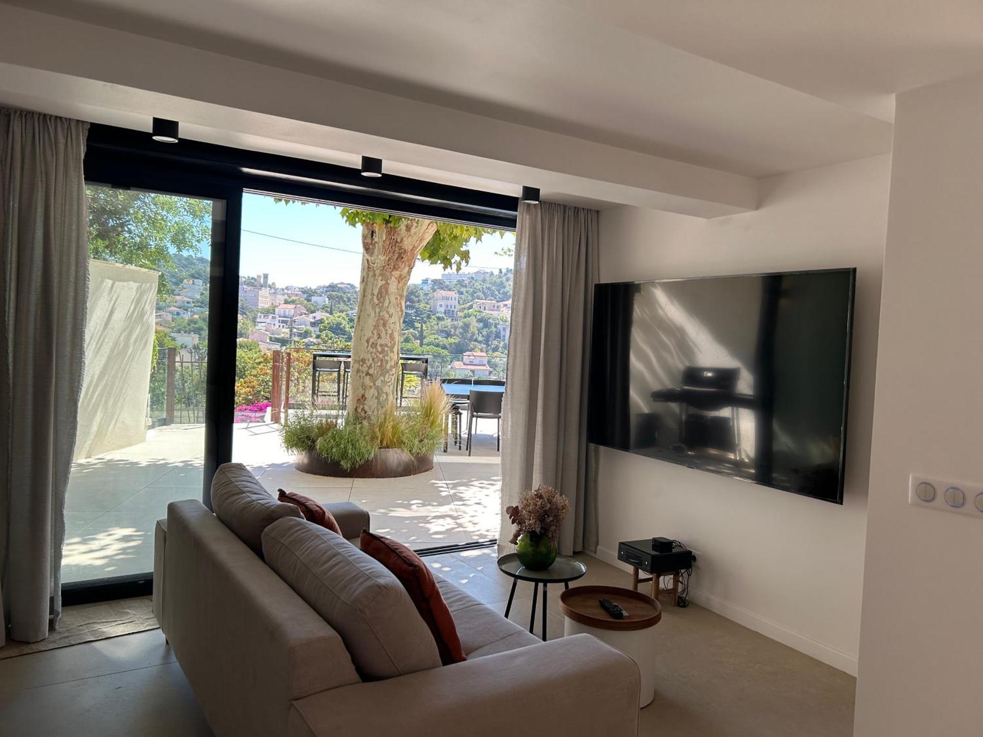 Mai Homes - La Bompard Villa *
